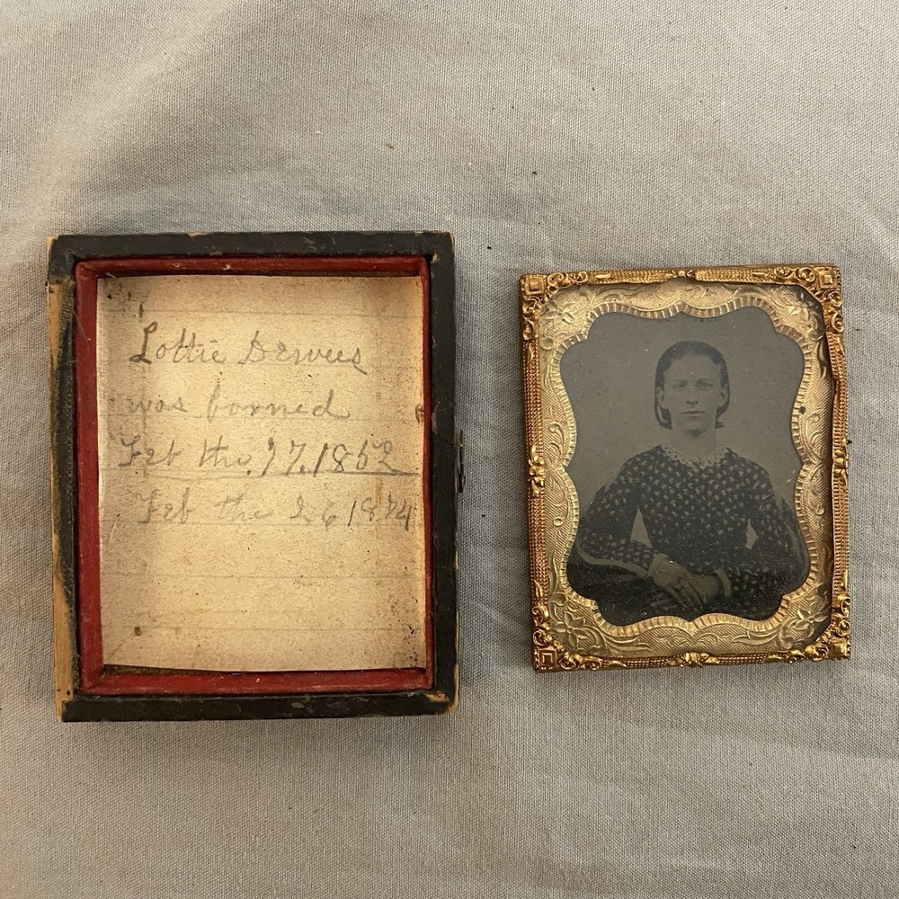 1/9 Plate Tintype Photo 1874‎ Young Woman Calico Dress w Provenance 1/2 Case
